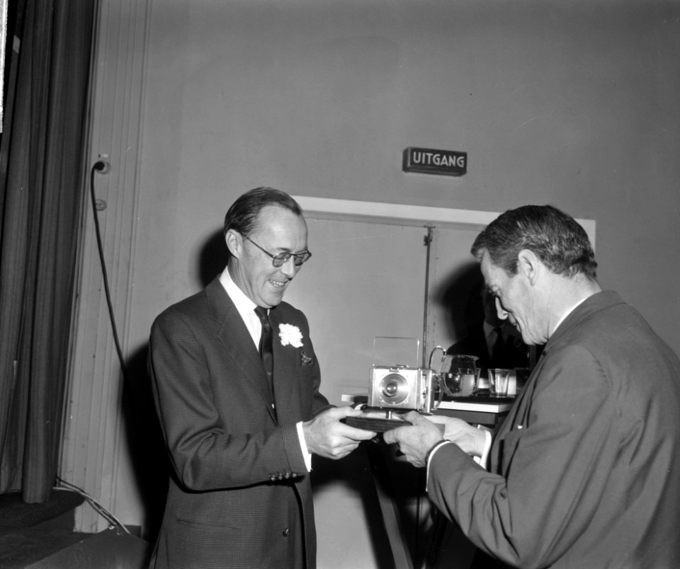Prins Bernhard opende World Press 1963 in Gemeente Museum te Den Haag . De prins, Bestanddeelnr 915-8480