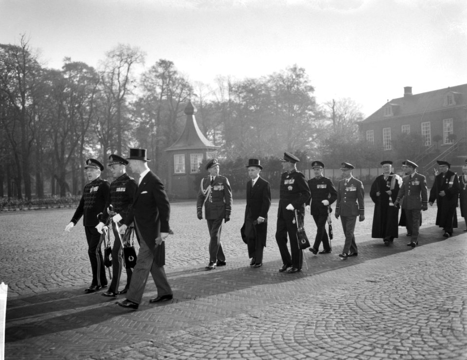Prins Bernhard bij installatie Koninklijke Militaire Academie te Breda Vertrek , Bestanddeelnr 913-2216