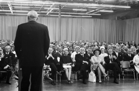 Prins Bernhard opent AEG gebouw in Amsterdam Slotervaart, Bestanddeelnr 922-4641