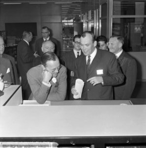 Prins Bernhard opende computerfabriek N.V. Electrologica te Rijswijk, de Prins t, Bestanddeelnr 917-1777