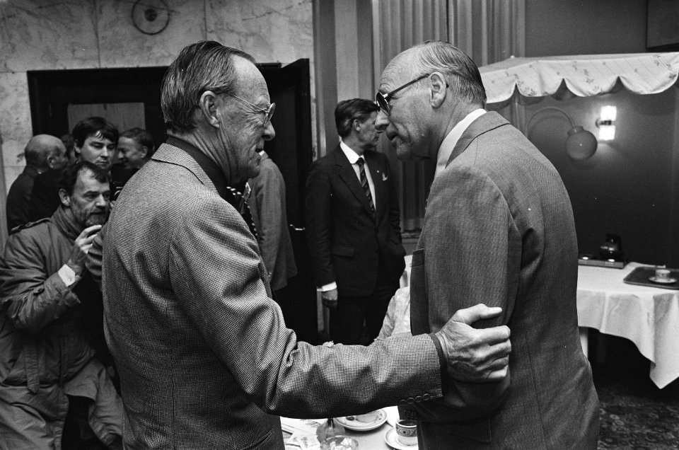 Prins Bernhard bij viering 20 jaar Kontaktgroep verzetsgepensioneerden 40-45 in , Bestanddeelnr 933-4505