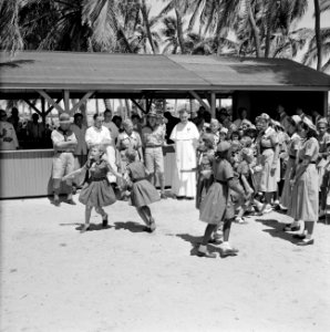 Prins Bernhard op bezoek bij de Arubaanse padvinders op Palm Beach, Bestanddeelnr 252-3904
