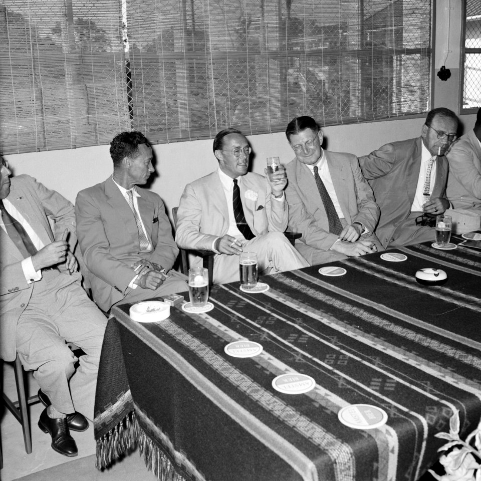 Prins Bernhard in de Surinaamse Brouwerij N.V. te Paramaribo ter gelegenheid van, Bestanddeelnr 252-4315