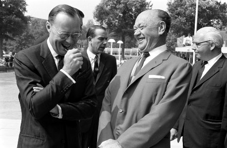 Prins Bernhard opent Hilton-hotel in Amsterdam reportage, Bestanddeelnr 914-1189