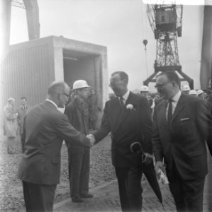 Prins Bernhard opende het nieuwe 150.000 tons droogdok bij Wilton-Fijenoord te S, Bestanddeelnr 919-2724