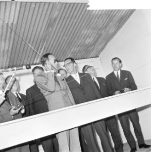 Prins Bernhard bezocht in aanbouw zijnd stadproject te Delft, Bestanddeelnr 918-2143
