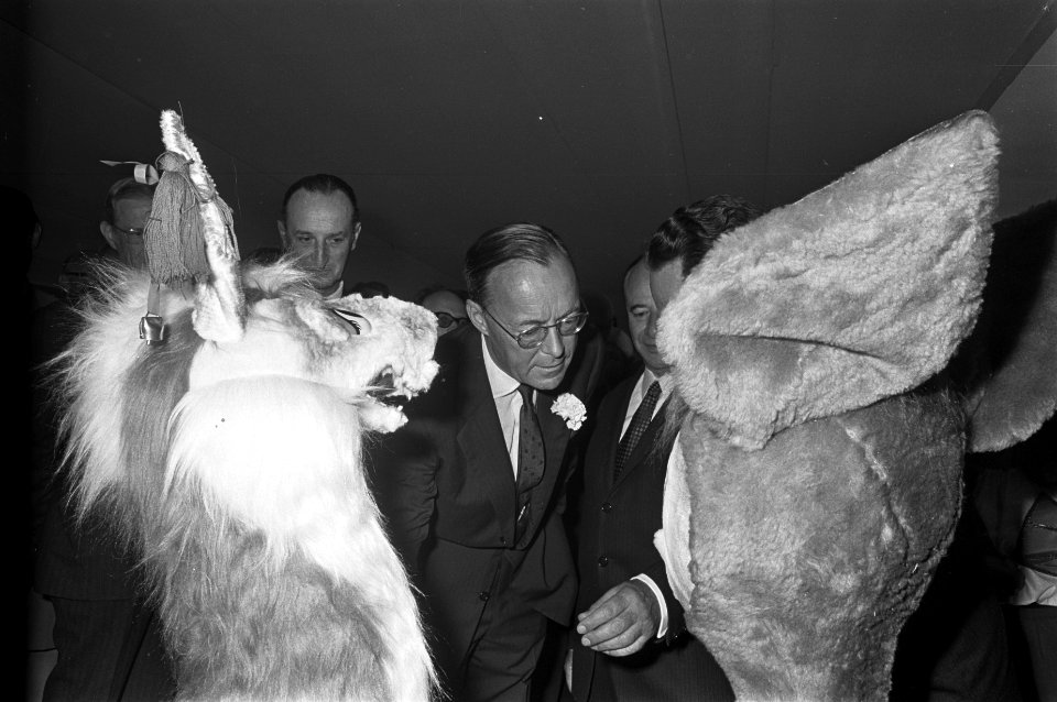 Prins Bernhard opende tentoonstelling Zie Italie in Amsterdam in RAI. Prins Be, Bestanddeelnr 921-4429