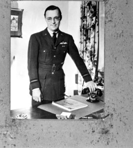Prins Bernhard in luchtmachtuniform te Ottawa, Bestanddeelnr 934-8343