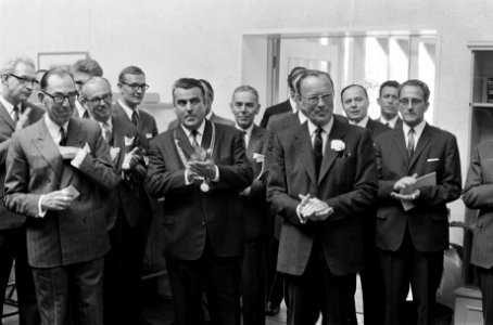 Prins Bernhard bij het comité van ontvangst, Bestanddeelnr 922-5488