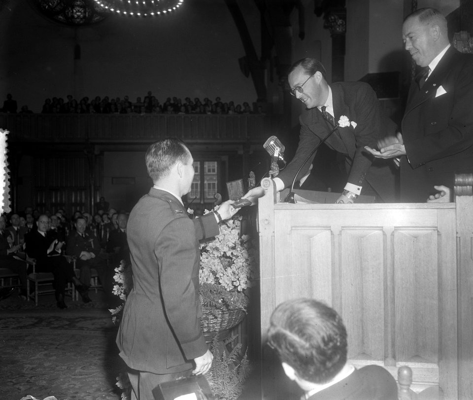 Prins Bernhard opent 46e jaarvergadering der Fédération Aéronautique Internation, Bestanddeelnr 905-7245