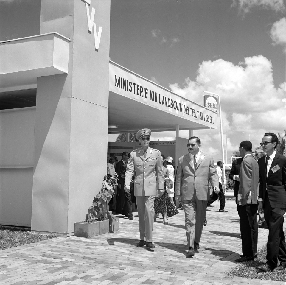 Prins Bernhard op het Jaarbeursterrein in Paramaribo, Bestanddeelnr 918-3317
