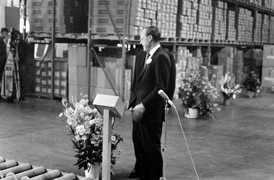 Prins Bernhard opent AEG gebouw in Amsterdam Slotervaart, Bestanddeelnr 922-4643