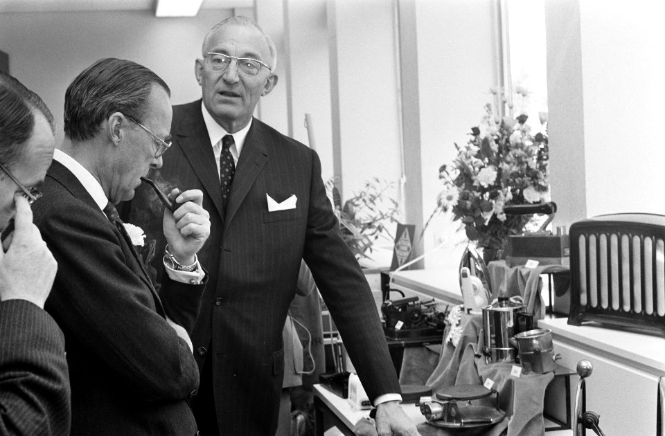 Prins Bernhard opent AEG gebouw in Amsterdam Slotervaart, Bestanddeelnr 922-4645
