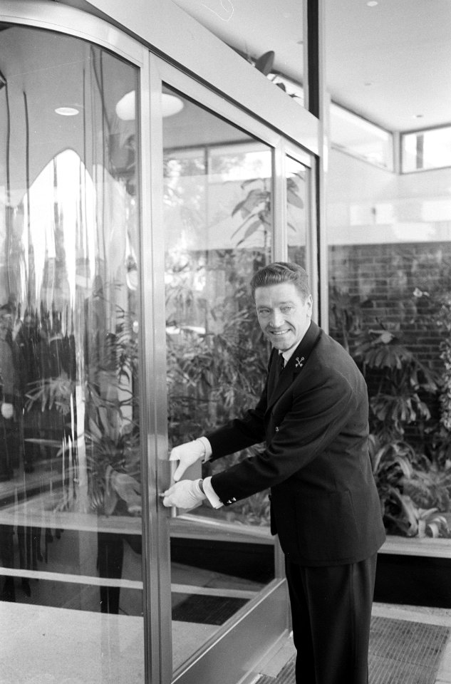 Prins Bernhard opent Hilton-hotel in Amsterdam reportage, Bestanddeelnr 914-1187