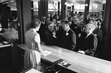 Prins Bernhard opende nieuw gebouw ANWB in Den Haag, Bestanddeelnr 913-9256