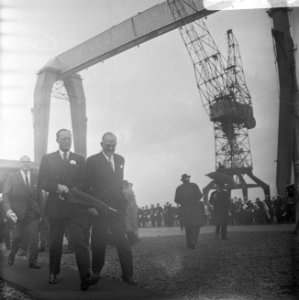 Prins Bernhard opende het nieuwe 150.000 tons droogdok bij Wilton-Fijenoord te S, Bestanddeelnr 919-2725