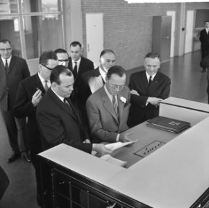 Prins Bernhard opende computerfabriek N.V. Electrologica te Rijswijk, de Prins t, Bestanddeelnr 917-1778