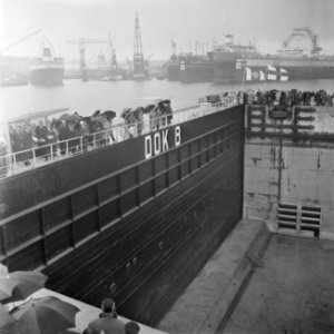 Prins Bernhard opende het nieuwe 150.000 tons droogdok bij Wilton-Fijenoord te S, Bestanddeelnr 919-2730