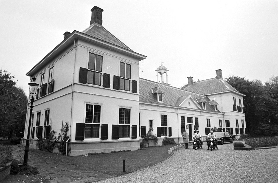 Premier Van Agt heeft op Catshuis Luxemburgse Minister BuiZa, Gaston Thorn ontva, Bestanddeelnr 931-1007