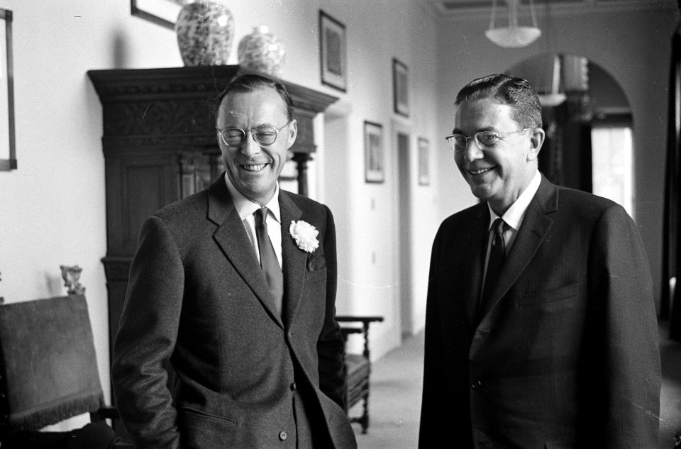 Prins Bernhard ontvangt de gouverneur van de Amerikaanse staat Georgia, Ernest …, Bestanddeelnr 913-7099