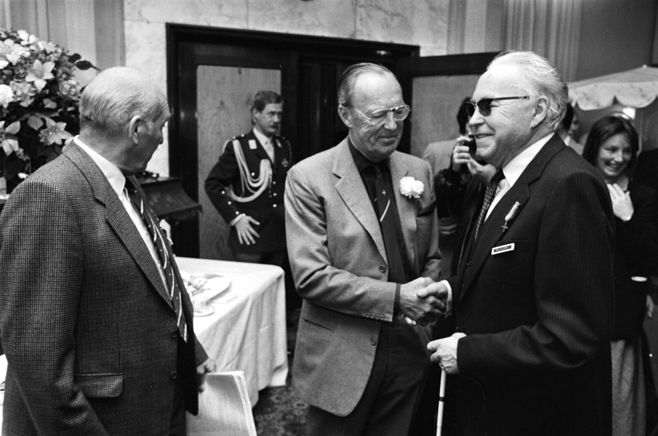 Prins Bernhard bij viering 20 jaar Kontaktgroep verzetsgepensioneerden 40-45 in , Bestanddeelnr 933-4507
