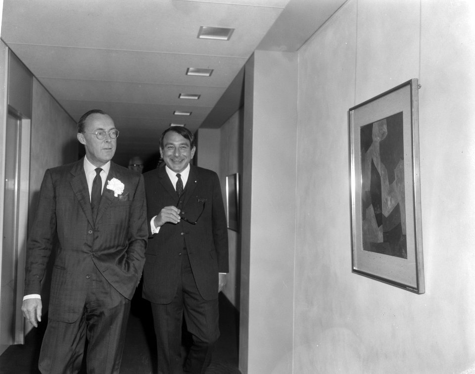 Prins Bernhard opende gebouw van de Turnac Tabacco Company NV, Bestanddeelnr 919-1267