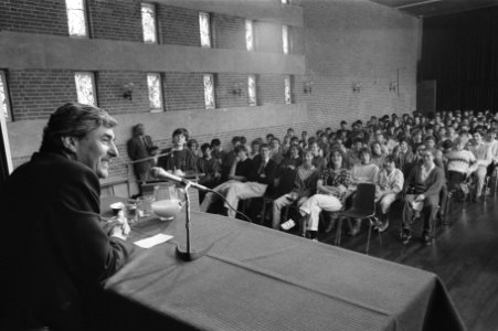 Premier Lubbers bezoekt Gymnasium in Den Haag in kader komende verkiezingen, Bestanddeelnr 933-6359