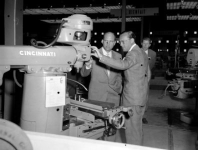 Prins Bernhard op Technic Show te Utrecht, Bestanddeelnr 907-1730