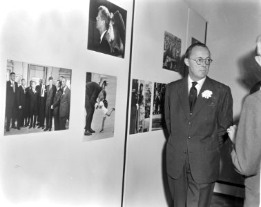 Prins Bernhard opende World Press 1963 in Gemeente Museum te Den Haag, Bestanddeelnr 915-8483