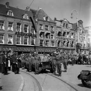 Prins Bernhard op de Grote Markt te Haarlem, Bestanddeelnr 900-4714