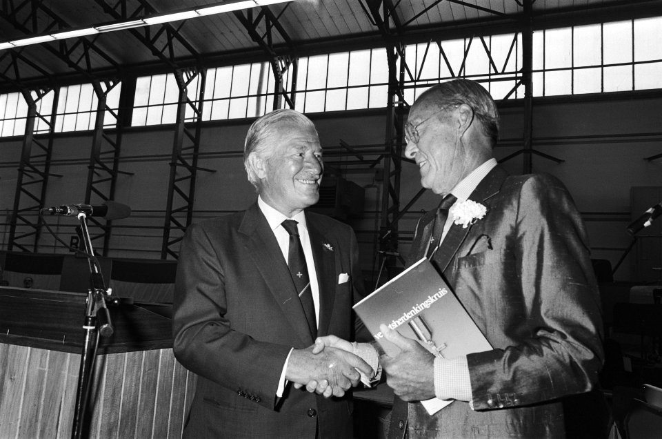 Prins Bernhard op Dag van het Verzet op Soesterberg, Bestanddeelnr 933-4073