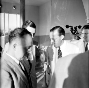 Prins Bernhard in de Surinaamse Brouwerij N.V. te Paramaribo ter gelegenheid van, Bestanddeelnr 252-4308