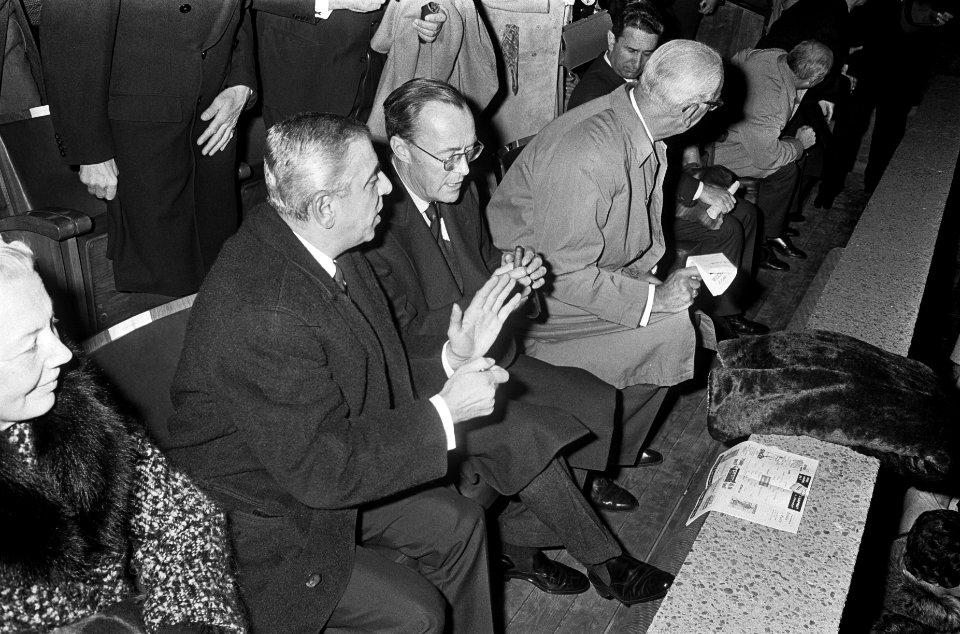 Prins Bernhard op de tribune, Bestanddeelnr 919-6158