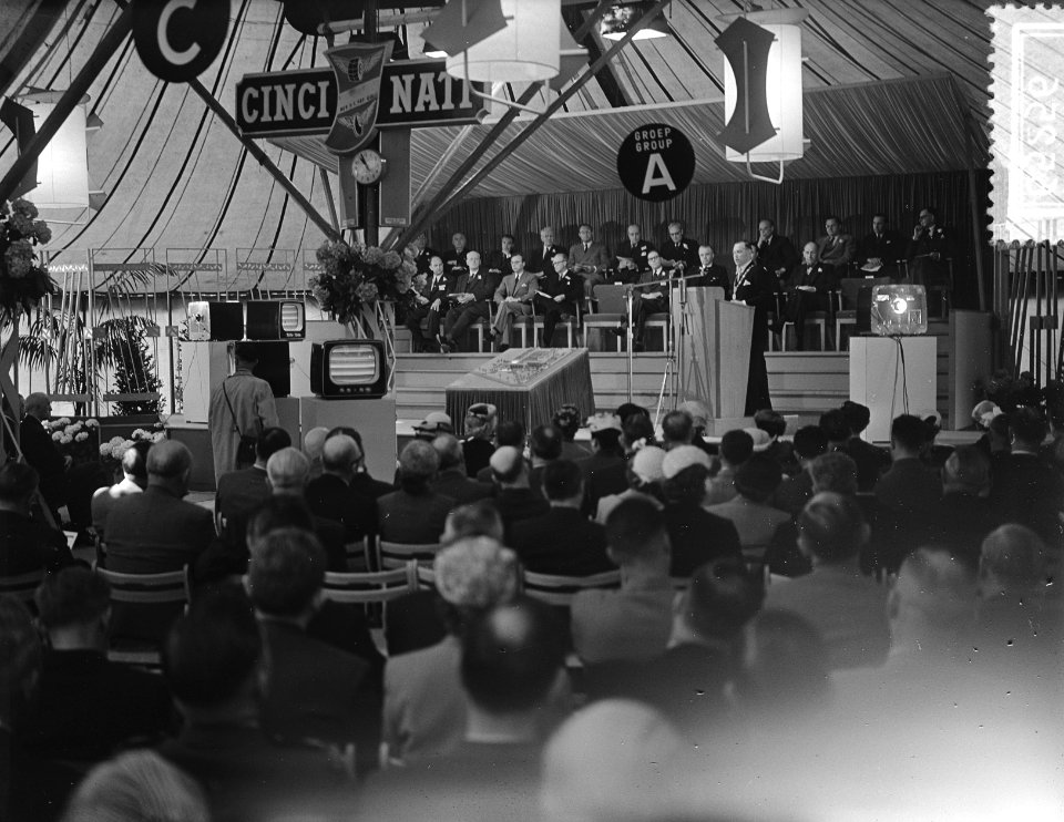 Prins Bernhard opent Cincinati N.V. Vlaardingen, Bestanddeelnr 906-5256