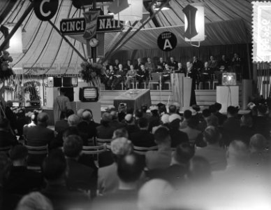 Prins Bernhard opent Cincinati N.V. Vlaardingen, Bestanddeelnr 906-5256