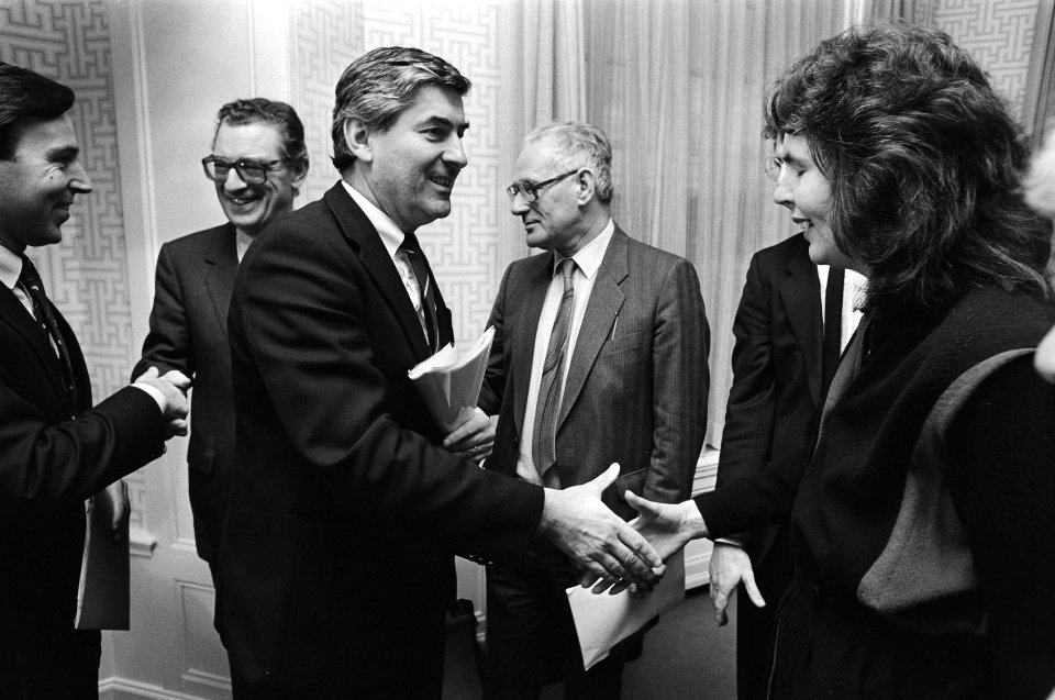 Premier Lubbers en minister Brinkman bij Anne Frank Stichting n.a.v. de uitlatin, Bestanddeelnr 933-1709