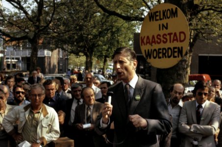 Premier van Agt bezoekt Woerden in verband met de verkiezingscampagne van het CD, Bestanddeelnr 253-8546