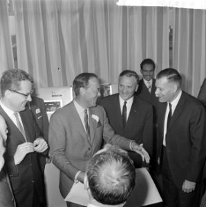Prins Bernhard opende computerfabriek N.V. Electrologica te Rijswijk, de Prins t, Bestanddeelnr 917-1782