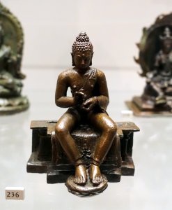 Preaching Buddha, Central Java, 9th century AD, bronze - Ethnological Museum, Berlin - DSC01922