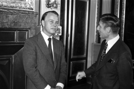 Premier Van Agt ontvangt minister president Ernst Albrecht van Neder Saksen, Bestanddeelnr 929-7250