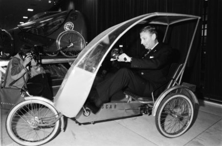 Premier Van Agt opent eerste Wereld Fiets Congres , Cycling in the eighties , Bestanddeelnr 932-0025