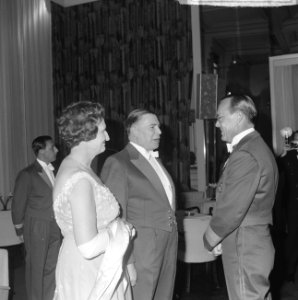 Prins Bernhard, rechts, Bestanddeelnr 915-2810