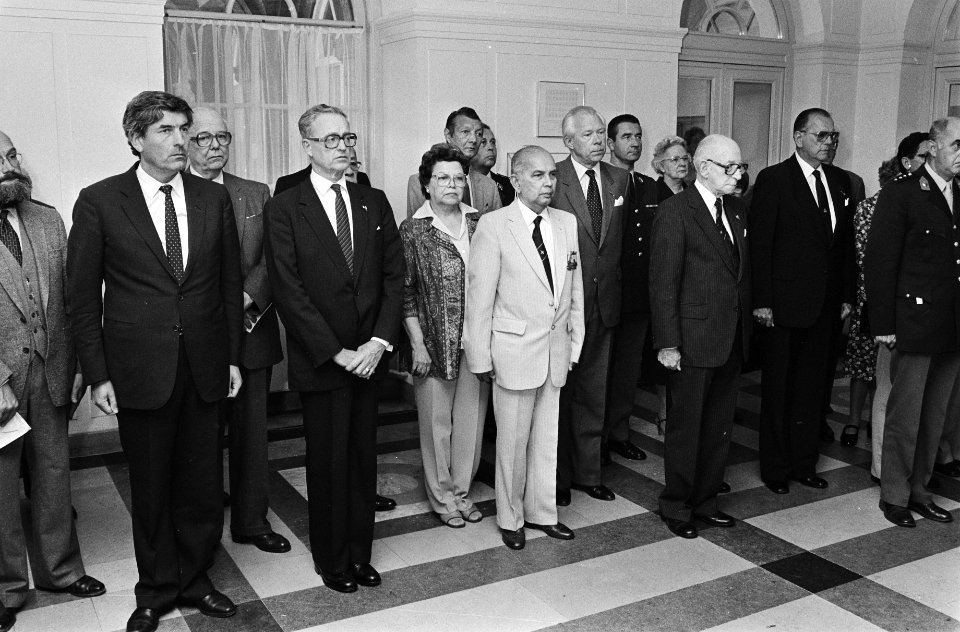Premier Lubbers (l) en naast hem mr. Scholten (vicepresident van de Raad van Sta, Bestanddeelnr 932-6661