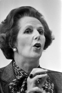 Premier Thatcher tijdens een persconferentie, Bestanddeelnr 932-7044