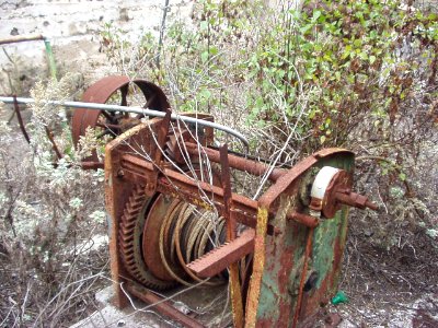 Pozo abandonado en el Barranco de Azuaje, 2002 04