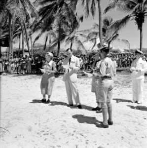 Prins Bernhard op bezoek bij de Arubaanse padvinders op Palm Beach, Bestanddeelnr 252-3899
