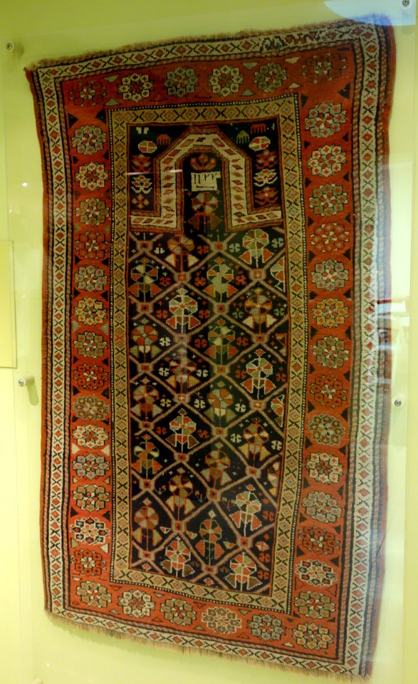 Prayer rug, Caucasus, Karabagh, or Dagestan, c. 1700, wool - Huntington Museum of Art - DSC04822