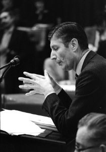 Premier Van Agt aan het woord, Bestanddeelnr 930-5944