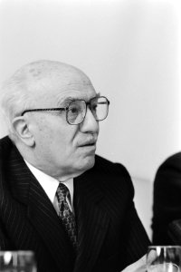 Premier Fanfani, Bestanddeelnr 932-5606