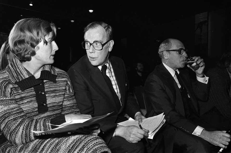 PPR-kerngroep bijeen in Utrecht vlnr Ria Beckers , minister Trip en ministe, Bestanddeelnr 928-9439